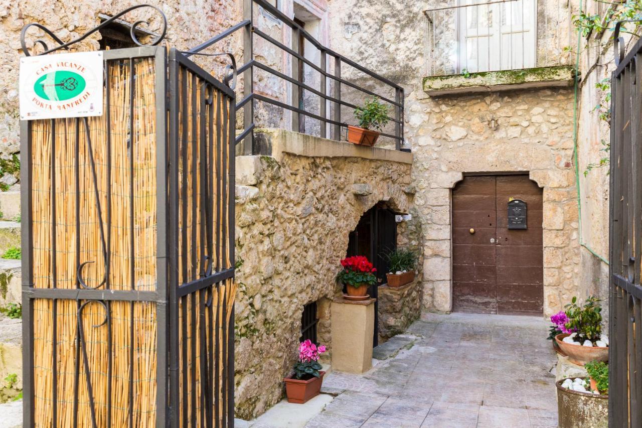 Casa Vacanze Porta Manfredi Arce エクステリア 写真